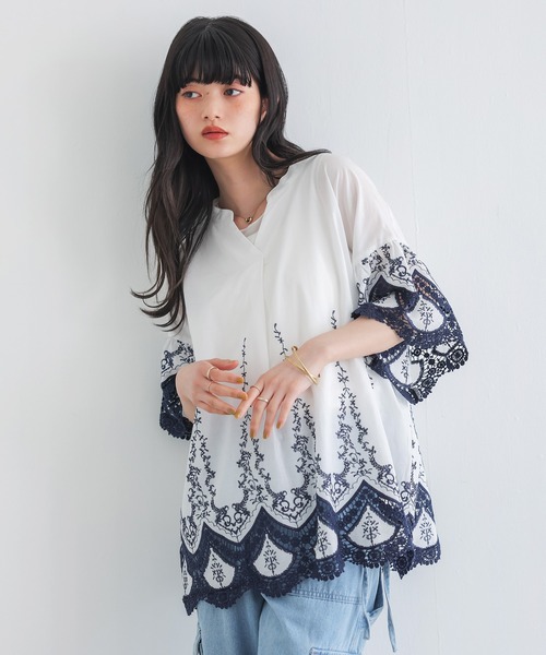 somari imagination(ソマリ イマジネーション)の「『配色刺繍ブラウス』(シャツ/ブラウス・レディース・オフホワイト・FREE)」の3枚目の写真