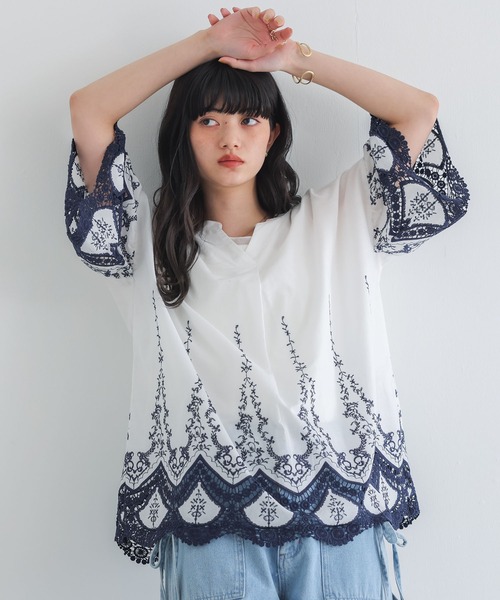 somari imagination(ソマリ イマジネーション)の「『配色刺繍ブラウス』(シャツ/ブラウス・レディース・オフホワイト・FREE)」の4枚目の写真