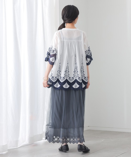 somari imagination(ソマリ イマジネーション)の「『配色刺繍ブラウス』(シャツ/ブラウス・レディース・オフホワイト・FREE)」の11枚目の写真