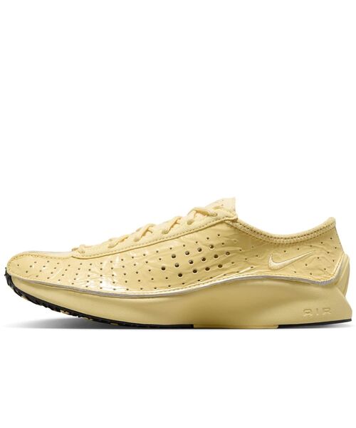 NIKE(ナイキ)の「ナイキ エア スーパーフライ ウィメンズシューズ / Nike Air Superfly Women's Shoes IM5162-700 Soft Yellow(スニーカー・レディース・イエロー系その他2・23.5/24/22/22.5/23/24.5/25/25.5/26)」の1枚目の写真