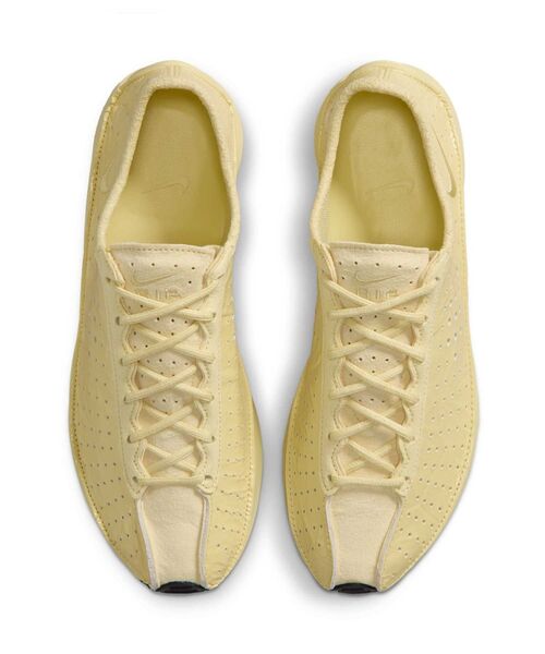 NIKE(ナイキ)の「ナイキ エア スーパーフライ ウィメンズシューズ / Nike Air Superfly Women's Shoes IM5162-700 Soft Yellow(スニーカー・レディース・イエロー系その他2・23.5/24/22/22.5/23/24.5/25/25.5/26)」の4枚目の写真