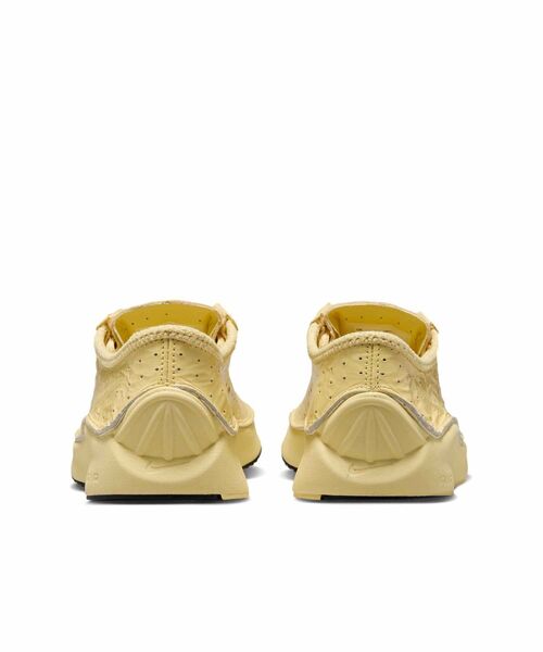 NIKE(ナイキ)の「ナイキ エア スーパーフライ ウィメンズシューズ / Nike Air Superfly Women's Shoes IM5162-700 Soft Yellow(スニーカー・レディース・イエロー系その他2・23.5/24/22/22.5/23/24.5/25/25.5/26)」の6枚目の写真