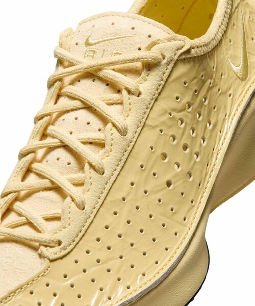 NIKE(ナイキ)の「ナイキ エア スーパーフライ ウィメンズシューズ / Nike Air Superfly Women's Shoes IM5162-700 Soft Yellow(スニーカー・レディース・イエロー系その他2・23.5/24/22/22.5/23/24.5/25/25.5/26)」の7枚目の写真