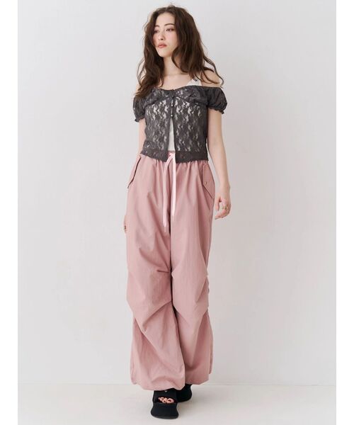 EVRIS（エヴリス）の「ボリュームワイドパンツ（カーゴパンツ・レディース・ブラック/ピンク・MEDIUM/SMALL）」の10枚目の写真