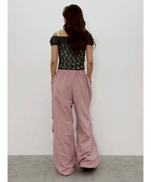 EVRIS（エヴリス）の「ボリュームワイドパンツ（カーゴパンツ・レディース・ブラック/ピンク・MEDIUM/SMALL）」の17枚目の写真