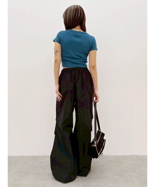 EVRIS（エヴリス）の「ボリュームワイドパンツ（カーゴパンツ・レディース・ブラック/ピンク・MEDIUM/SMALL）」の20枚目の写真