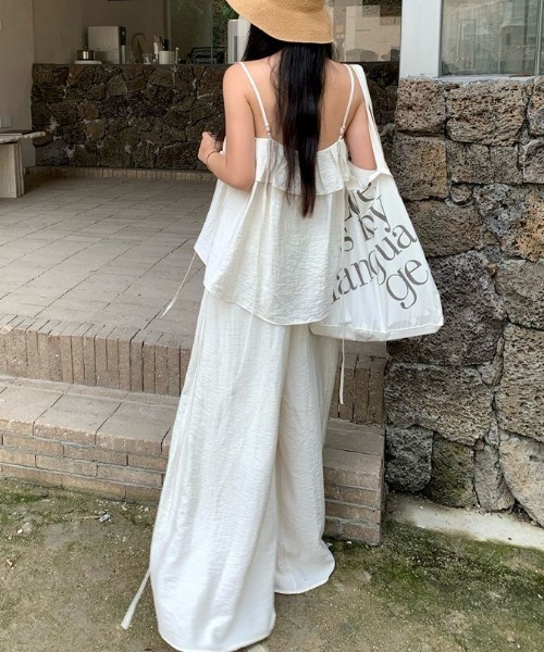 YUGA(ユーガ)の「YUGA_YGMC Korean-style Frilled camisole top + Easy wide-leg pants(つなぎ/オールインワン・レディース・ホワイト・M/L)」の9枚目の写真
