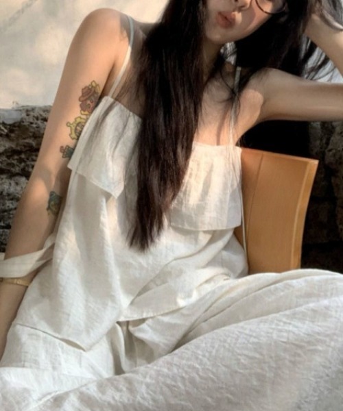 YUGA(ユーガ)の「YUGA_YGMC Korean-style Frilled camisole top + Easy wide-leg pants(つなぎ/オールインワン・レディース・ホワイト・M/L)」の11枚目の写真