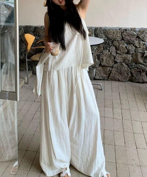 YUGA(ユーガ)の「YUGA_YGMC Korean-style Frilled camisole top + Easy wide-leg pants(つなぎ/オールインワン・レディース・ホワイト・M/L)」の12枚目の写真