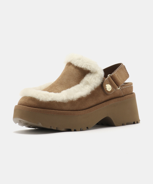 UGG(アグ)の「UGG W Esmee Clog 1173331(サンダル・レディース・タン・23cm/24cm/25cm)」の2枚目の写真