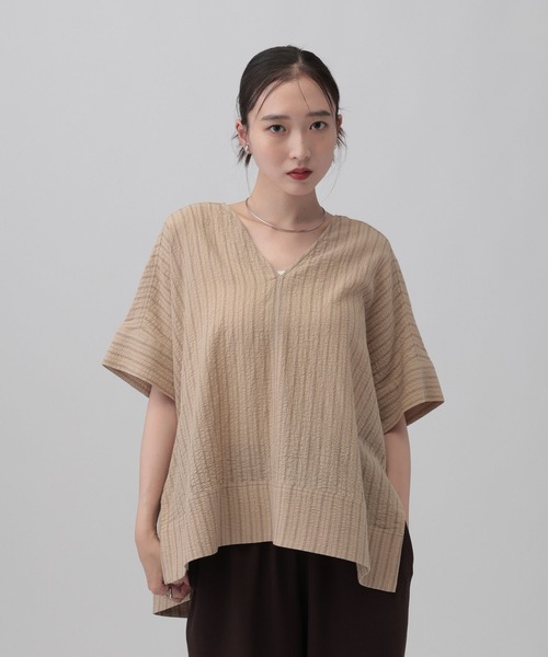LEPSIM(レプシィム)の「Vネックオーバー5分袖ブラウス 681296(シャツ/ブラウス・レディース・ナチュラル/ライトブラウン/ブラック・FREE)」の3枚目の写真