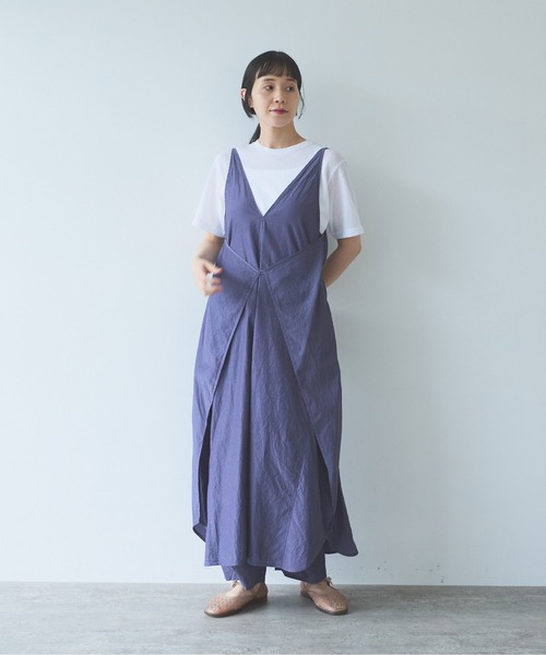 yuni(ユニ )の「Cotton cupra product dye wrap one-piece(ワンピース・レディース・ダークブラウン/パープル/ブラック・FREE)」の2枚目の写真