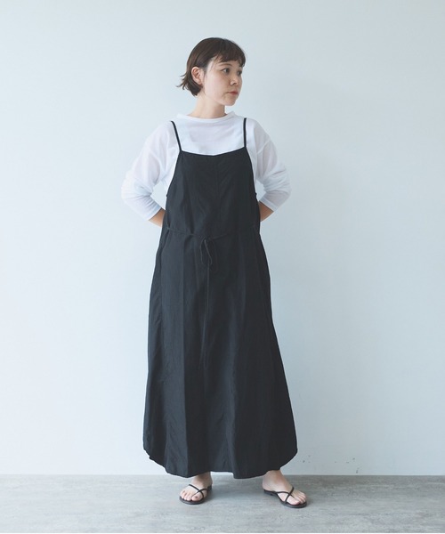 yuni(ユニ )の「Cotton cupra product dye wrap one-piece(ワンピース・レディース・ダークブラウン/パープル/ブラック・FREE)」の1枚目の写真