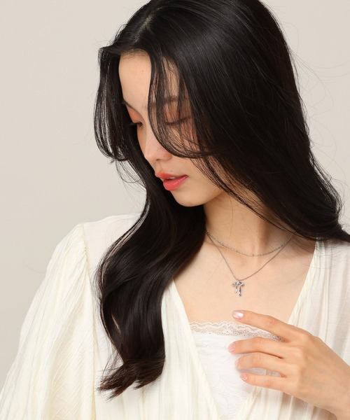 Heather(ヘザー)の「リボンモチーフ2連ネックレス 856474(ネックレス・レディース・シルバー/ゴールド・ONE SIZE)」の1枚目の写真