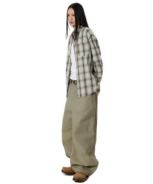 OY（オーワイ）の「『OY/オーワイ』WIDE VOLUME CHINO PANTS/ワイドボリュームチノパンツ（チノパンツ・メンズ・ベージュ・L/M/S）」の6枚目の写真