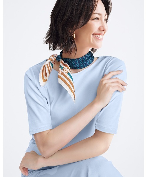 DoCLASSE( ドゥクラッセ)の「ボートネック/5分袖・DoT(58cm丈)(Tシャツ/カットソー・レディース・ダークネイビー/ライトグレー/ブラック/フューシャピンク/ブルー・M/S/LL/L)」の3枚目の写真