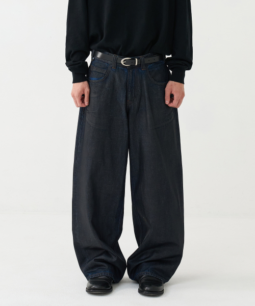 NOUN(ノウン)の「wide coated denim pants (indigo)(デニムパンツ・メンズ・その他・1/2/0)」の1枚目の写真