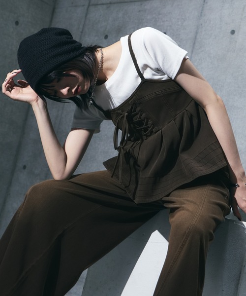 PAGEBOY(ページボーイ)の「<まるでデニム見え!/紫外線カット/接触冷感/ストレッチ>マルデニメガレッグパンツ(デニムパンツ・レディース・ブラウン/ブラック/グリーン・MEDIUM/SMALL)」の18枚目の写真