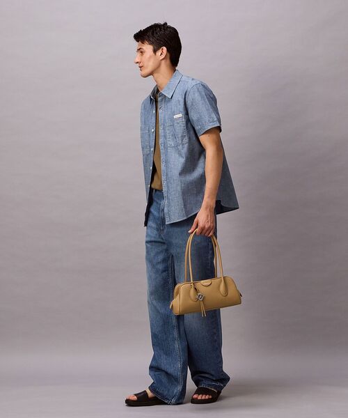 Calvin Klein(カルバン・クライン)の「バッグ - エンブレムショルダーバッグ(ボディバッグ/ウエストポーチ・レディース・ベージュ・FREE)」の7枚目の写真