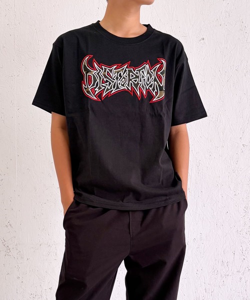 BAYBLO(ベイブロ)の「(SF) edakka コットン100% 迷彩 生地 貼付け 刺繍 韓国ストリート Y2K Tシャツ(Tシャツ/カットソー・メンズ・ブラック系1/ブラック系2/ホワイト系1・MEDIUM/LARGE/SMALL)」の1枚目の写真