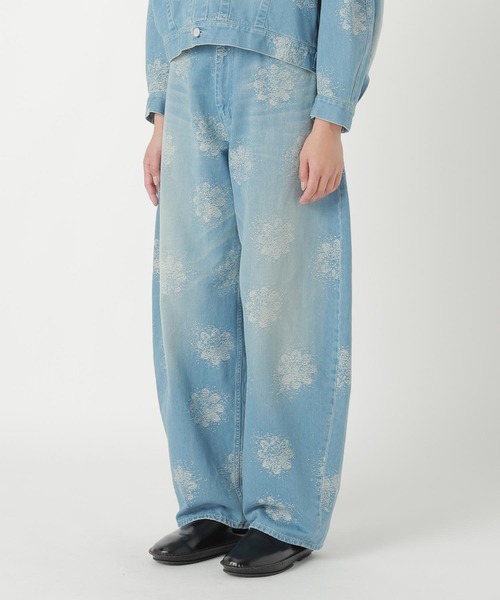 ZUCCa(ズッカ)の「FLOWER JQ DENIM / パンツ(その他パンツ・レディース・ライトブルー/ブラック・M size)」の3枚目の写真