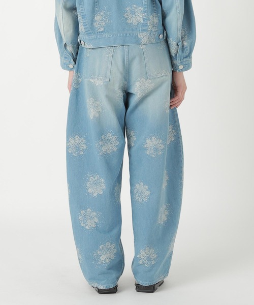 ZUCCa(ズッカ)の「FLOWER JQ DENIM / パンツ(その他パンツ・レディース・ライトブルー/ブラック・M size)」の4枚目の写真