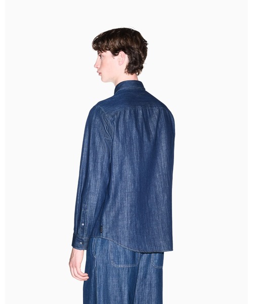 ARMANI EXCHANGE(アルマーニエクスチェンジ)の「【A|X アルマーニ エクスチェンジ】レギュラーフィット デニムシャツ/REGULAR(シャツ/ブラウス・メンズ・ブルー・MEDIUM/LARGE/X-SMALL/SMALL)」の2枚目の写真