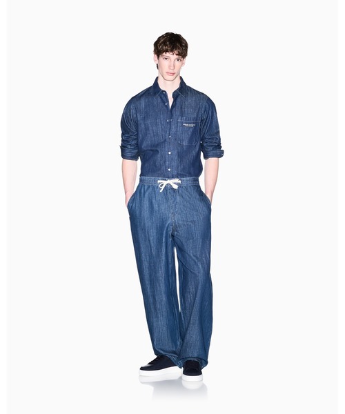 ARMANI EXCHANGE(アルマーニエクスチェンジ)の「【A|X アルマーニ エクスチェンジ】レギュラーフィット デニムシャツ/REGULAR(シャツ/ブラウス・メンズ・ブルー・MEDIUM/LARGE/X-SMALL/SMALL)」の4枚目の写真