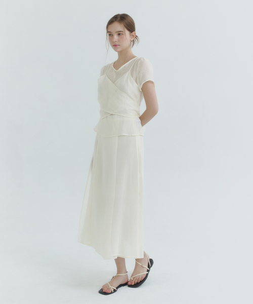 MICANE(ミケーネ)の「ヘベディシアビスチェブラウス(シャツ/ブラウス・レディース・ブラック/ミント/クリーム・1/2/4/3/5)」の5枚目の写真