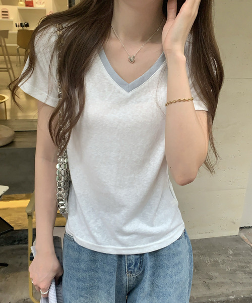 2ly2(トゥーリートゥー)の「配色Vネック 半袖Tシャツ(Tシャツ/カットソー・レディース・ホワイト/ブラック・FREE)」の22枚目の写真