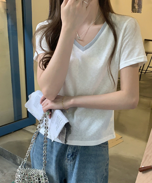 2ly2(トゥーリートゥー)の「配色Vネック 半袖Tシャツ(Tシャツ/カットソー・レディース・ホワイト/ブラック・FREE)」の15枚目の写真