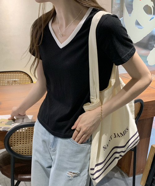 2ly2(トゥーリートゥー)の「配色Vネック 半袖Tシャツ(Tシャツ/カットソー・レディース・ホワイト/ブラック・FREE)」の10枚目の写真