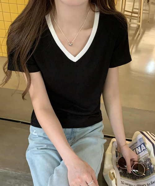 2ly2(トゥーリートゥー)の「配色Vネック 半袖Tシャツ(Tシャツ/カットソー・レディース・ホワイト/ブラック・FREE)」の11枚目の写真