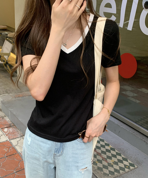 2ly2(トゥーリートゥー)の「配色Vネック 半袖Tシャツ(Tシャツ/カットソー・レディース・ホワイト/ブラック・FREE)」の12枚目の写真