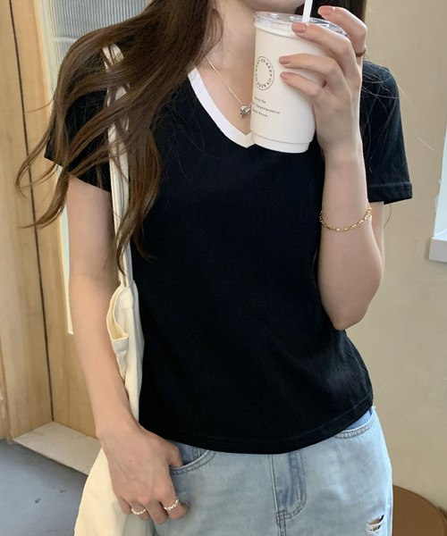 2ly2(トゥーリートゥー)の「配色Vネック 半袖Tシャツ(Tシャツ/カットソー・レディース・ホワイト/ブラック・FREE)」の4枚目の写真