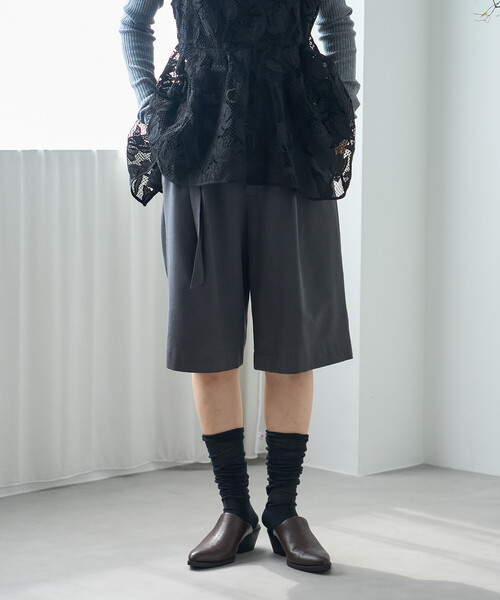 FREAK'S STORE（フリークスストア）の「ベルト付き タック ハーフパンツ（その他パンツ・レディース・ブラウン/チャコールグレー・ﾌﾘ-）」の17枚目の写真