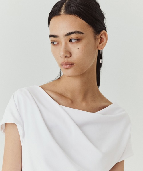 kiehtova（キエトヴァ）の「【kiehtova】SIENA DRAPE TOPS/シエナ ドレープトップス KTWR72（Tシャツ/カットソー・レディース・ホワイト/ブラウン/ブラック・FREE）」の6枚目の写真
