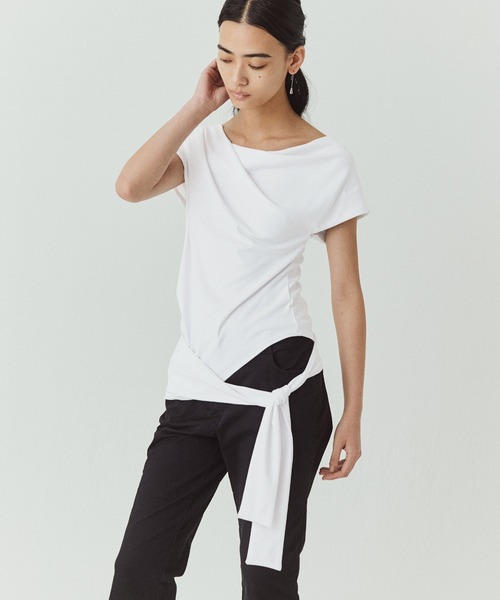 kiehtova（キエトヴァ）の「【kiehtova】SIENA DRAPE TOPS/シエナ ドレープトップス KTWR72（Tシャツ/カットソー・レディース・ホワイト/ブラウン/ブラック・FREE）」の7枚目の写真