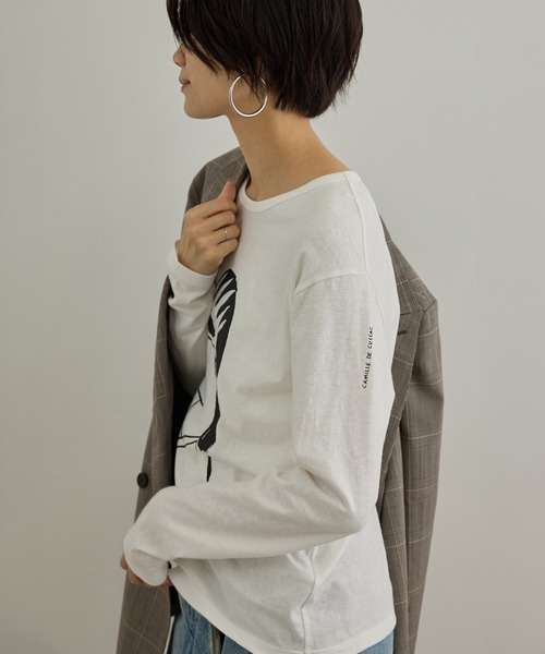 SALON adam et rope'（サロン アダム エ ロペ）の「【Camille de Cussac for SALON】アートプリントロングスリーブTシャツ（Tシャツ/カットソー・レディース・ホワイト系その他2/ホワイト系その他/ホワイト・FREE）」の14枚目の写真