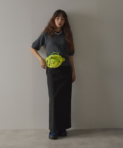 bohmal(ボマール)の「フェザー半袖プルオーバーニット(ニット/セーター・レディース・ブラウン/チャコールグレー・FREE)」の4枚目の写真