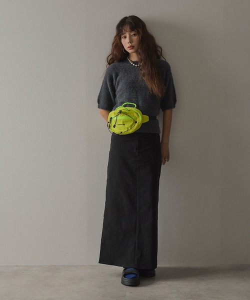 bohmal(ボマール)の「フェザー半袖プルオーバーニット(ニット/セーター・レディース・ブラウン/チャコールグレー・FREE)」の7枚目の写真