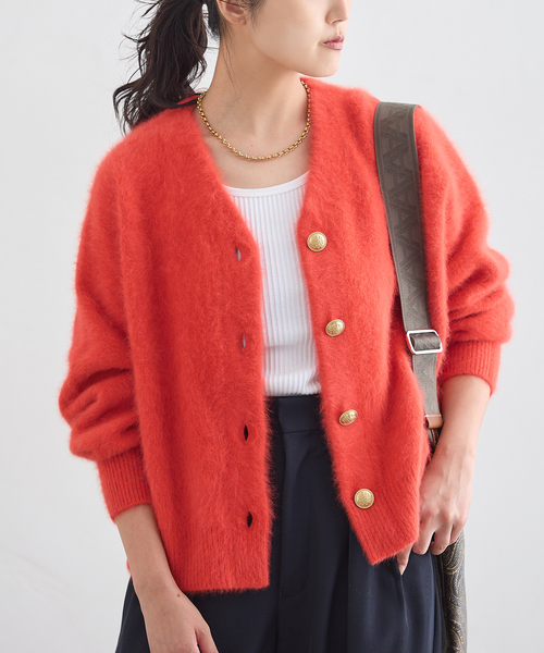 journal standard L'essage(ジャーナルスタンダードレサージュ)の「《一部WEB限定カラー/追加》FOX CASHMERE Vネックカーディガン(カーディガン/ボレロ・レディース・レッド/ベージュ/オリーブ/ネイビー/ピンク系その他・FREE)」の5枚目の写真