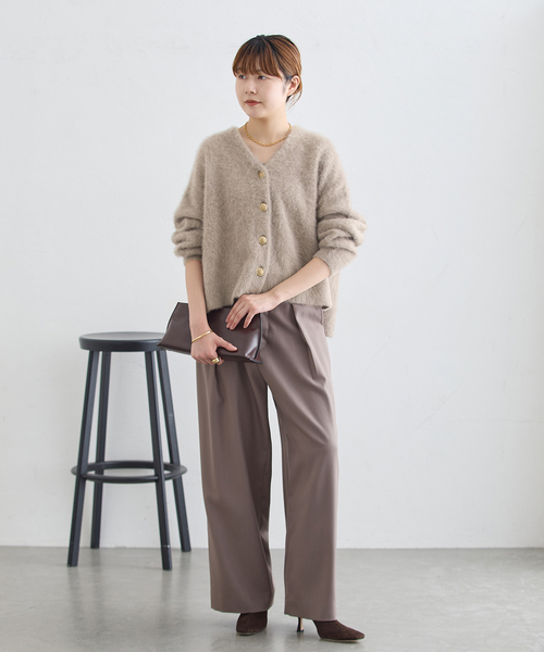journal standard L'essage(ジャーナルスタンダードレサージュ)の「《一部WEB限定カラー/追加》FOX CASHMERE Vネックカーディガン(カーディガン/ボレロ・レディース・レッド/ベージュ/オリーブ/ネイビー/ピンク系その他・FREE)」の15枚目の写真