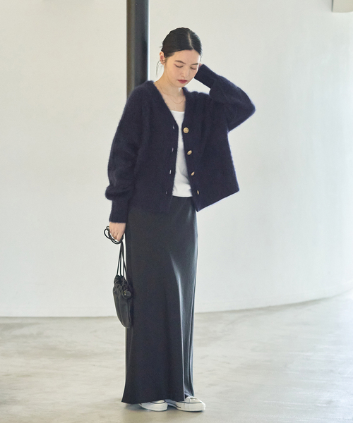 journal standard L'essage(ジャーナルスタンダードレサージュ)の「《一部WEB限定カラー/追加》FOX CASHMERE Vネックカーディガン(カーディガン/ボレロ・レディース・レッド/ベージュ/オリーブ/ネイビー/ピンク系その他・FREE)」の17枚目の写真