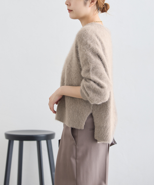 journal standard L'essage(ジャーナルスタンダードレサージュ)の「《一部WEB限定カラー/追加》FOX CASHMERE Vネックカーディガン(カーディガン/ボレロ・レディース・レッド/ベージュ/オリーブ/ネイビー/ピンク系その他・FREE)」の21枚目の写真