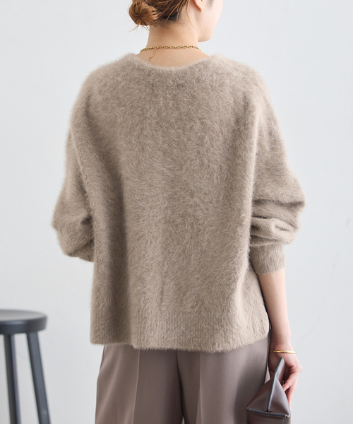 journal standard L'essage(ジャーナルスタンダードレサージュ)の「《一部WEB限定カラー/追加》FOX CASHMERE Vネックカーディガン(カーディガン/ボレロ・レディース・レッド/ベージュ/オリーブ/ネイビー/ピンク系その他・FREE)」の22枚目の写真