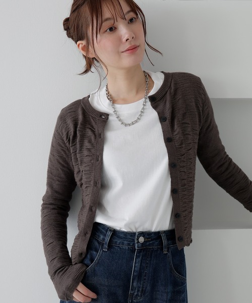 AMUU. PRECIEUSE(アムープレシューズ)の「メローシャーリングニットカーディガン(ニット/セーター・レディース・チャコールグレー/アイボリー・FREE)」の4枚目の写真