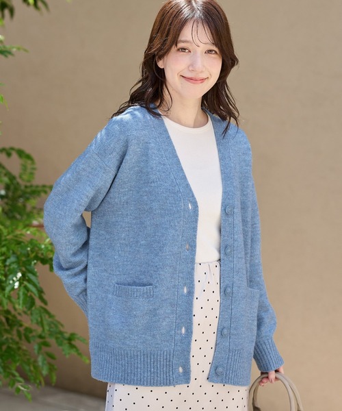 Honeys(ハニーズ)の「ふんわりVネックカーデ(カーディガン/ボレロ・レディース・ブラウン系1/ベージュ系1/ブルー系1/ピンク系1/ヘザーチャコール/杢グレー・L/LL/M/S)」の13枚目の写真