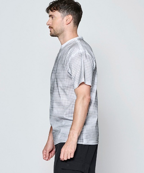 ACANTHUS(アカンサス)の「mt10676- Grid Print Tee グリッドプリントTシャツ(CT2704)(Tシャツ/カットソー・メンズ・チャコール/ブラック/ホワイト・XL/L/M/S)」の4枚目の写真