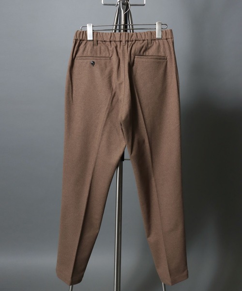 ANPAS(アンパス)の「Faux Wool Tapered Trousers / <セットアップ可>ウールライク テーパードトラウザーパンツ スーツ スラックス ボトムス メンズ オンオフ兼用 ビジネス ビジカジ 秋冬 きれいめ(スラックス・メンズ・グレー/チャコールグレー/ライトブラウン・L/LL/M/3L)」の4枚目の写真